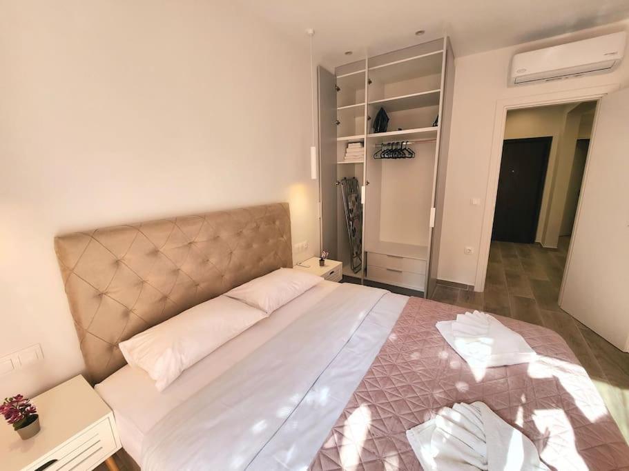 Near Flisvos Vipgreece Apartamento